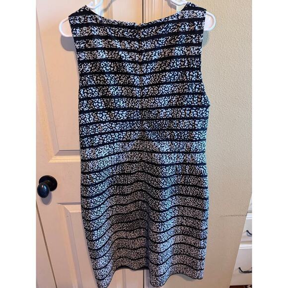 Ann Taylor Sleeveless Midi Dress Animal Print Black White Sheath NWT Sz 12 - Picture 6 of 12